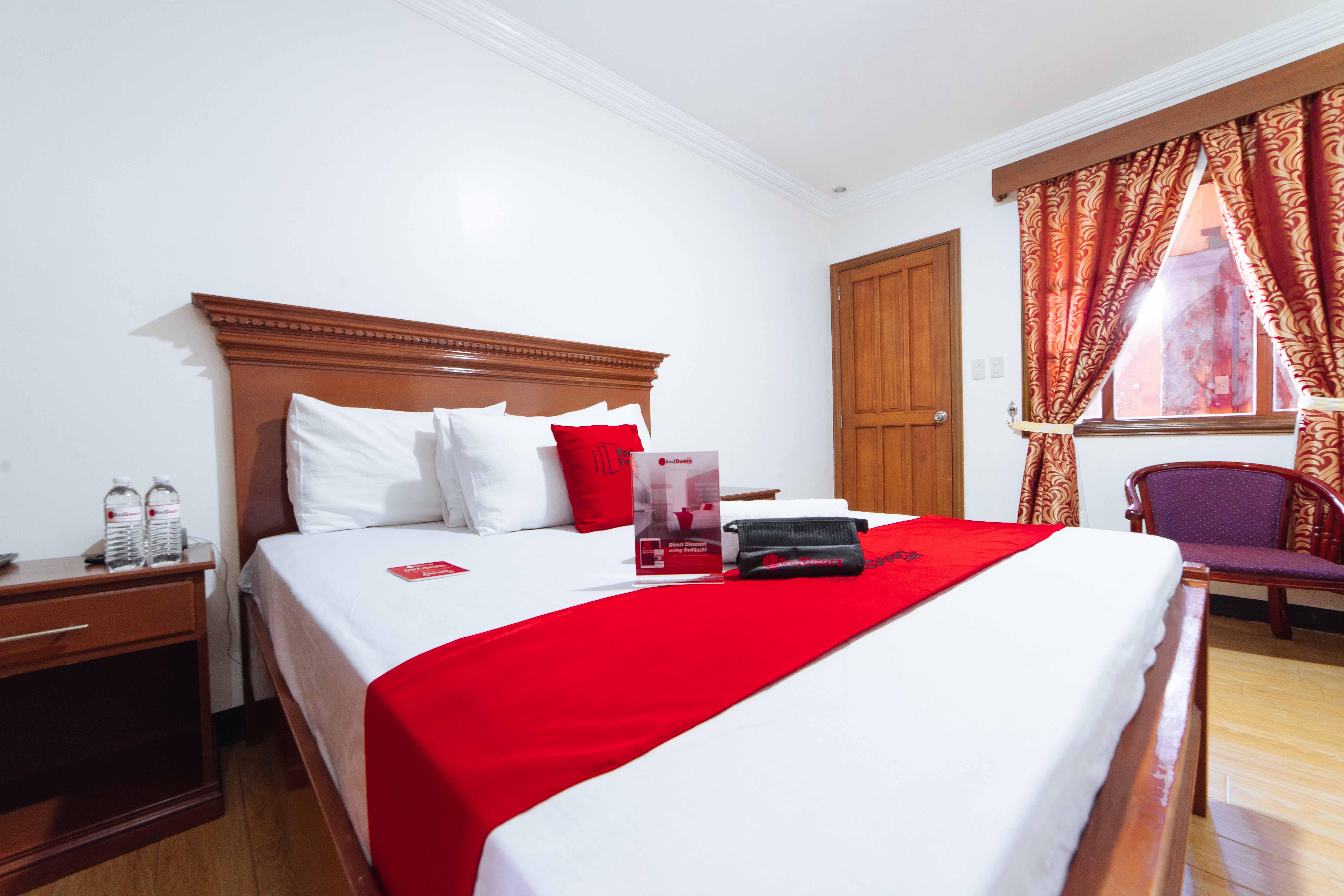 Reddoorz Plus @ Starhomes Olivianville Tarlac City Exteriér fotografie
