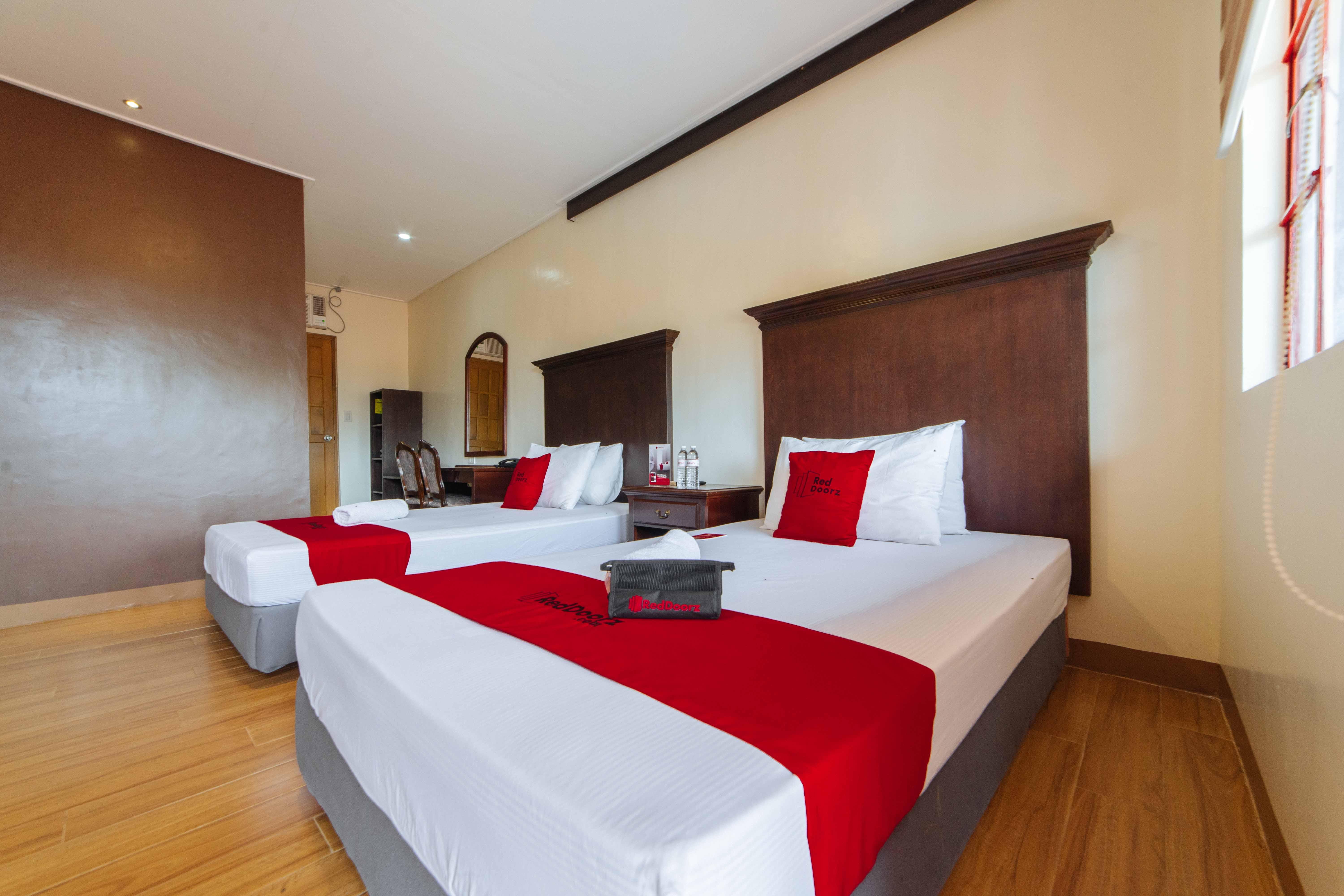 Reddoorz Plus @ Starhomes Olivianville Tarlac City Exteriér fotografie