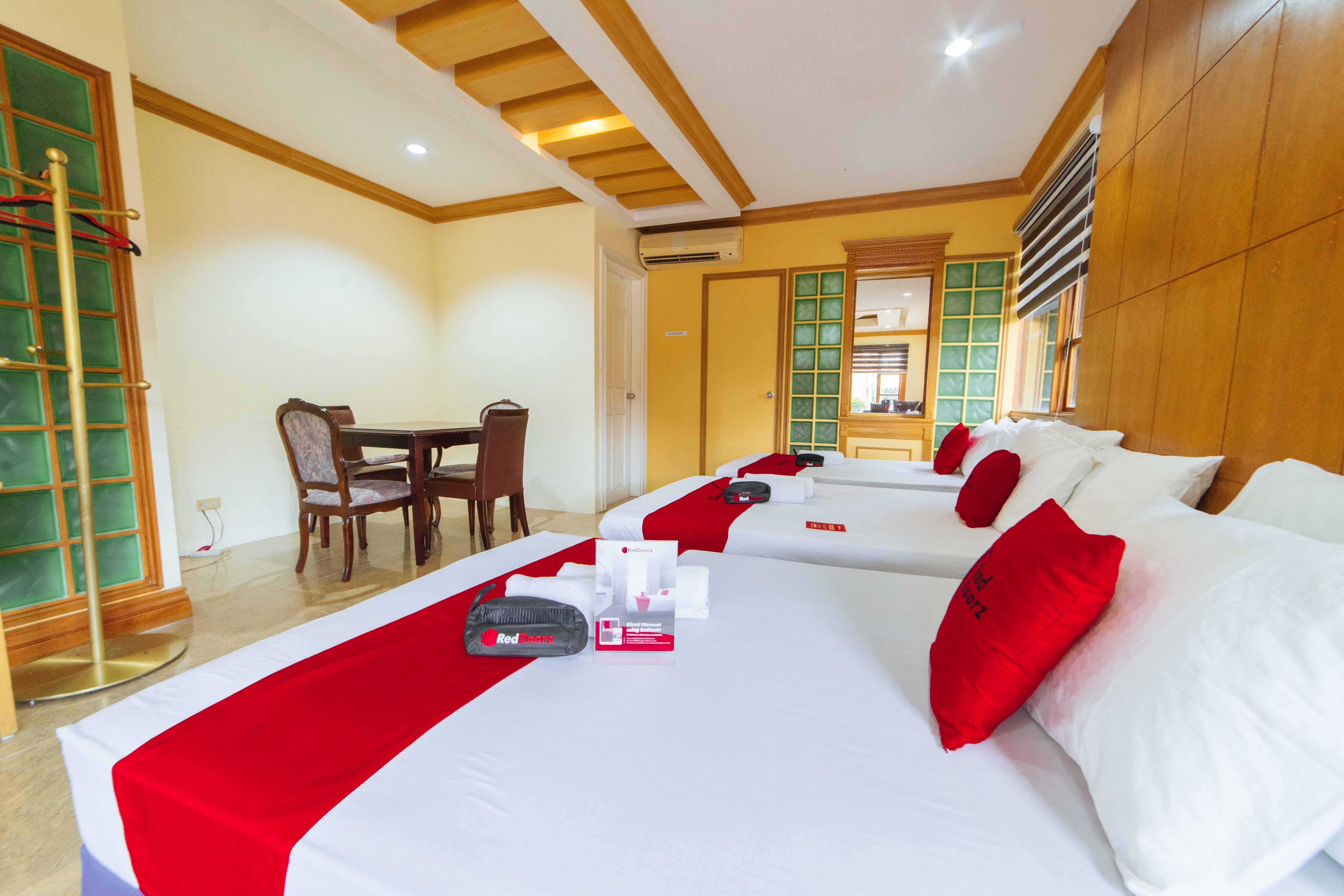 Reddoorz Plus @ Starhomes Olivianville Tarlac City Exteriér fotografie
