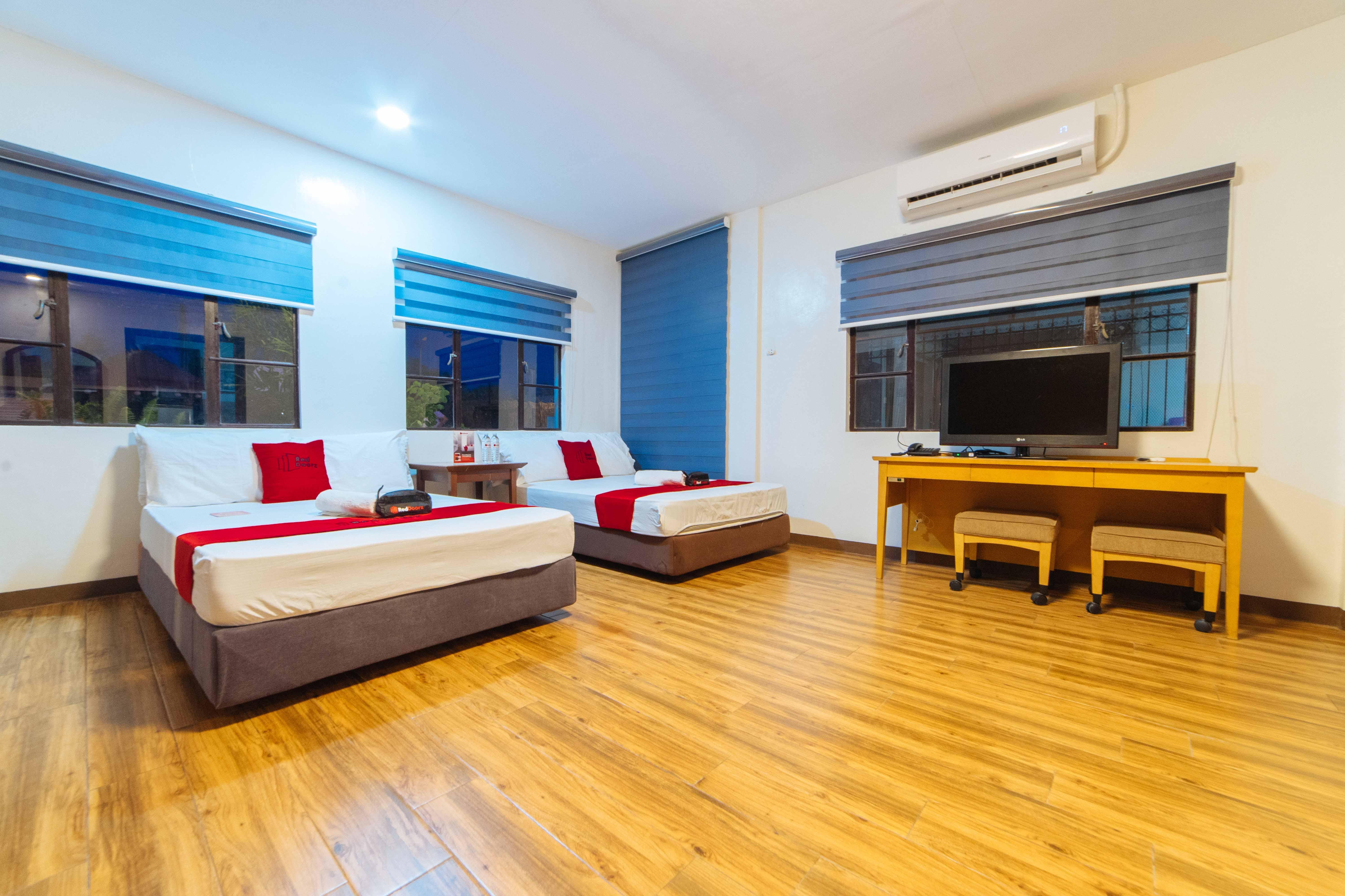 Reddoorz Plus @ Starhomes Olivianville Tarlac City Exteriér fotografie