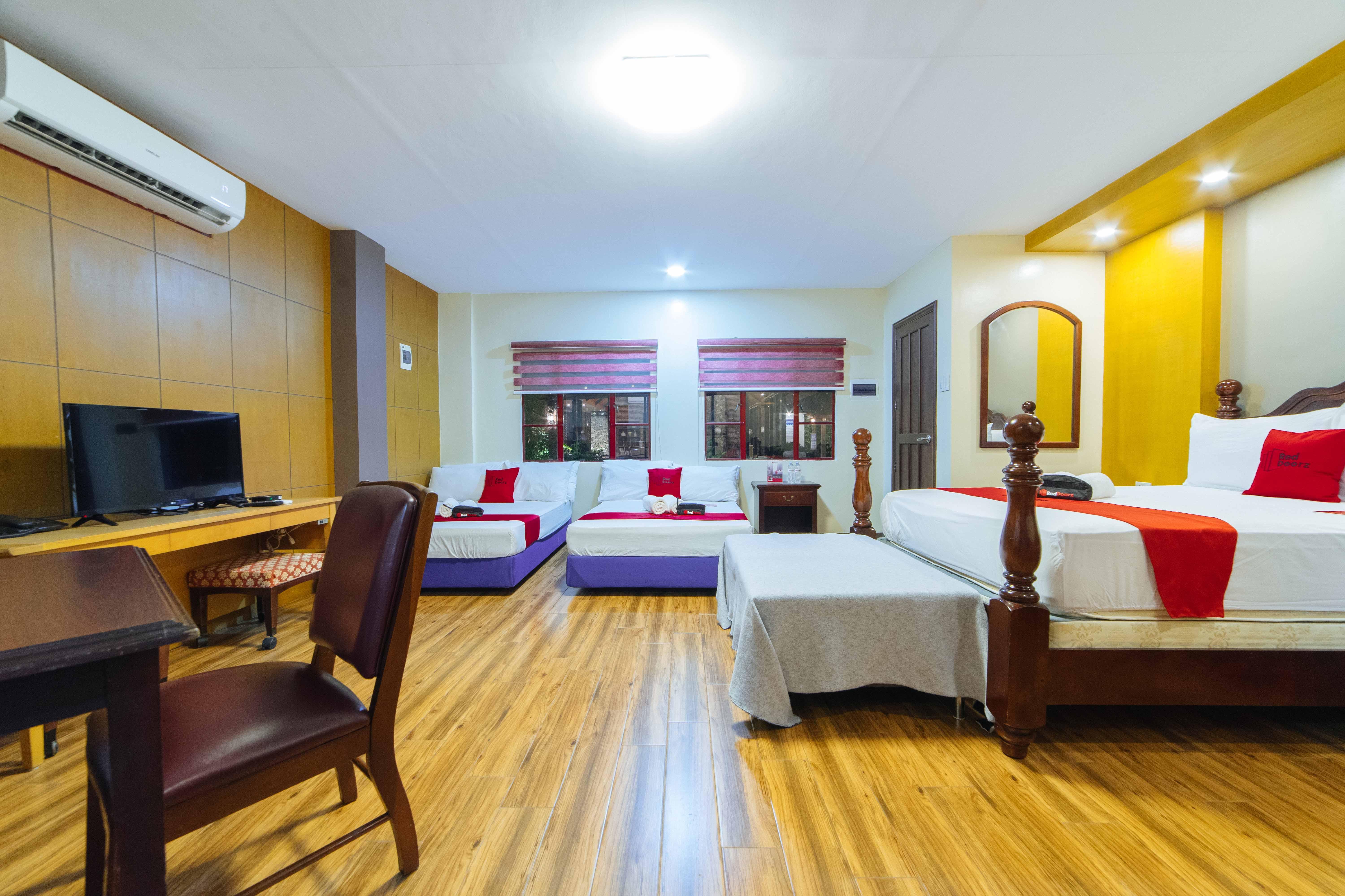 Reddoorz Plus @ Starhomes Olivianville Tarlac City Exteriér fotografie