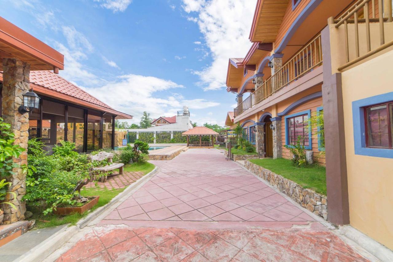 Reddoorz Plus @ Starhomes Olivianville Tarlac City Exteriér fotografie