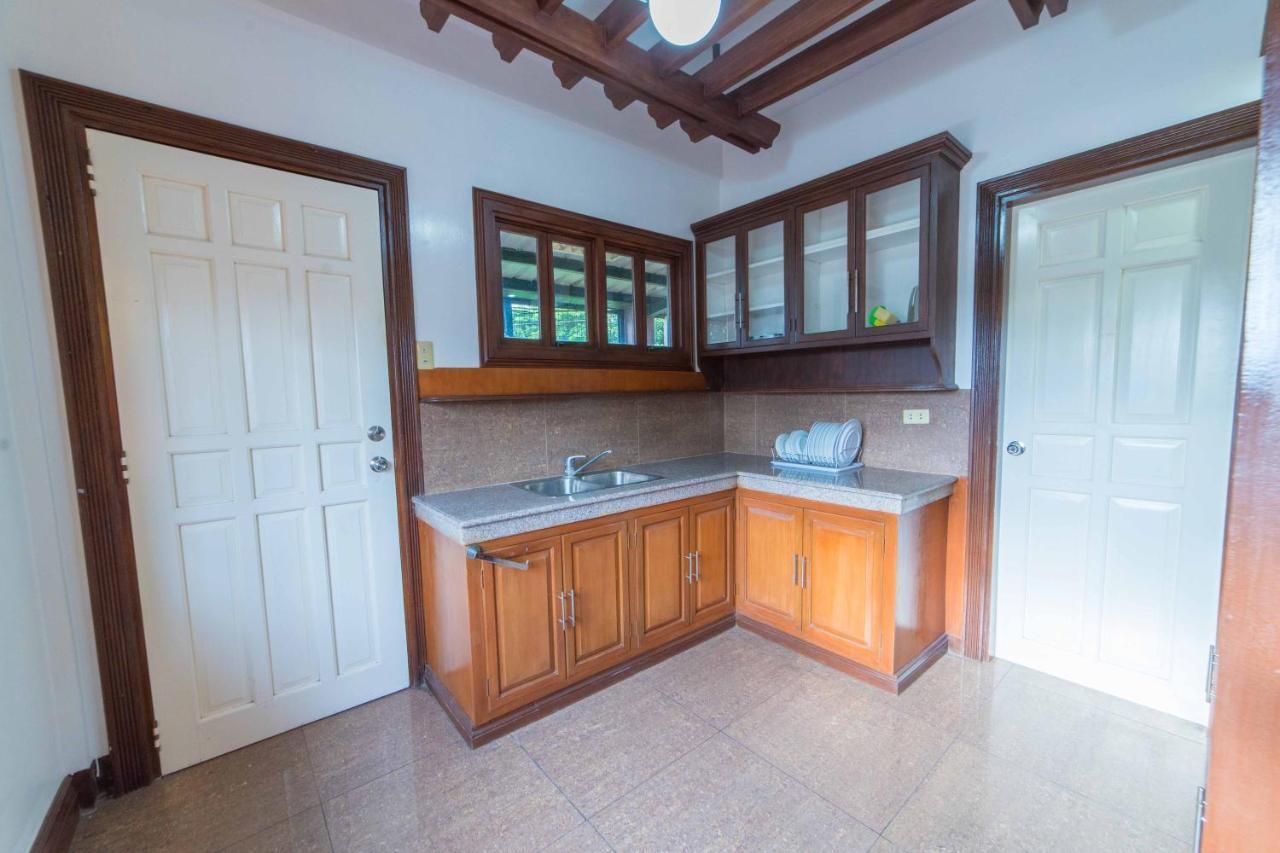 Reddoorz Plus @ Starhomes Olivianville Tarlac City Exteriér fotografie